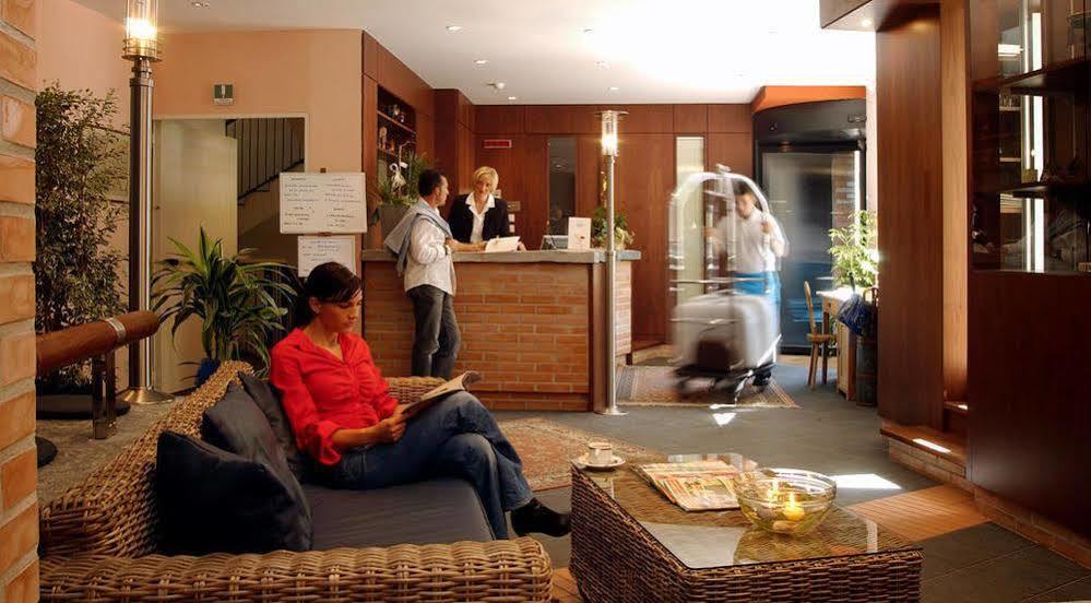 Hotel Krone - Eat, Drink, Stay Bressanone Extérieur photo