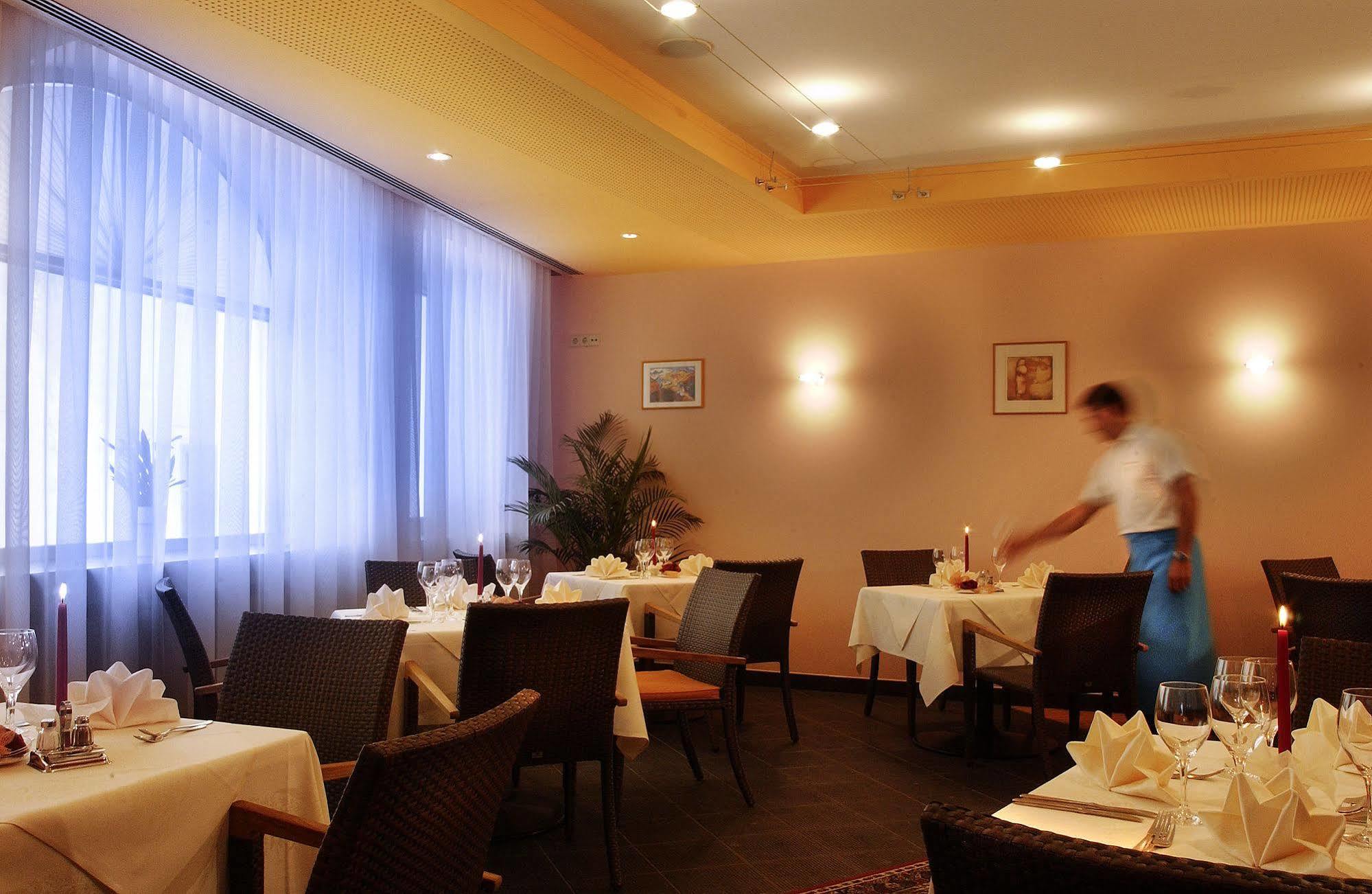 Hotel Krone - Eat, Drink, Stay Bressanone Extérieur photo