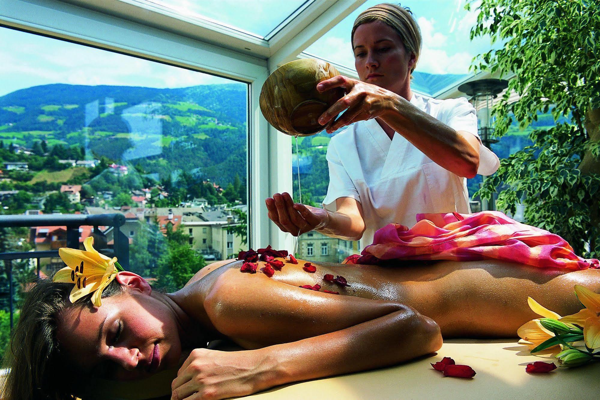 Hotel Krone - Eat, Drink, Stay Bressanone Extérieur photo